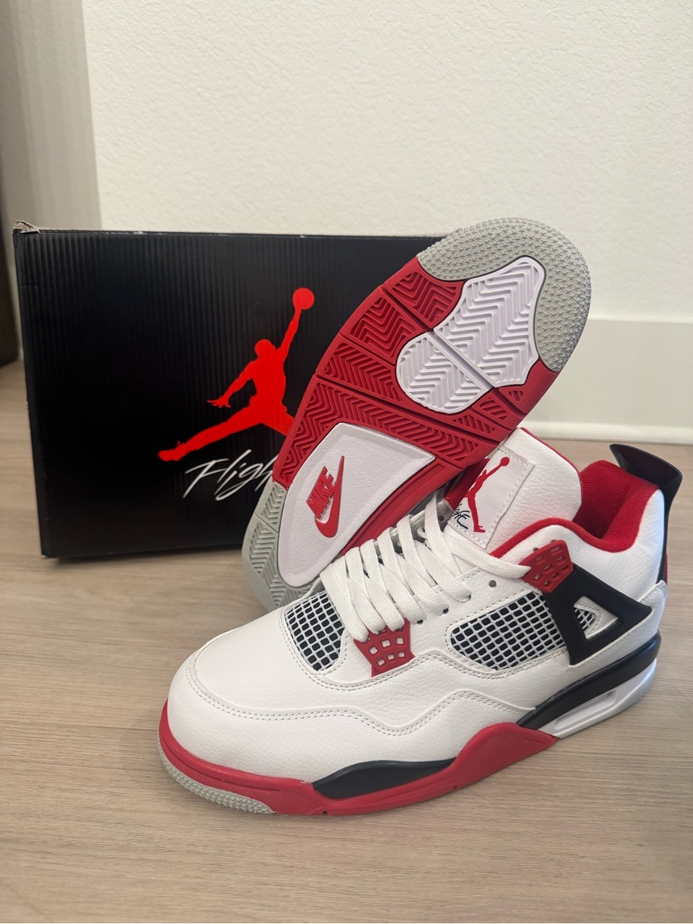 Jordan 4 Retro Sneakers - Fire Red